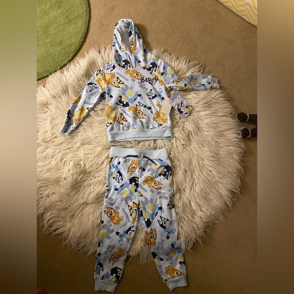 Bluey sweatshirt and sweatpants combo.